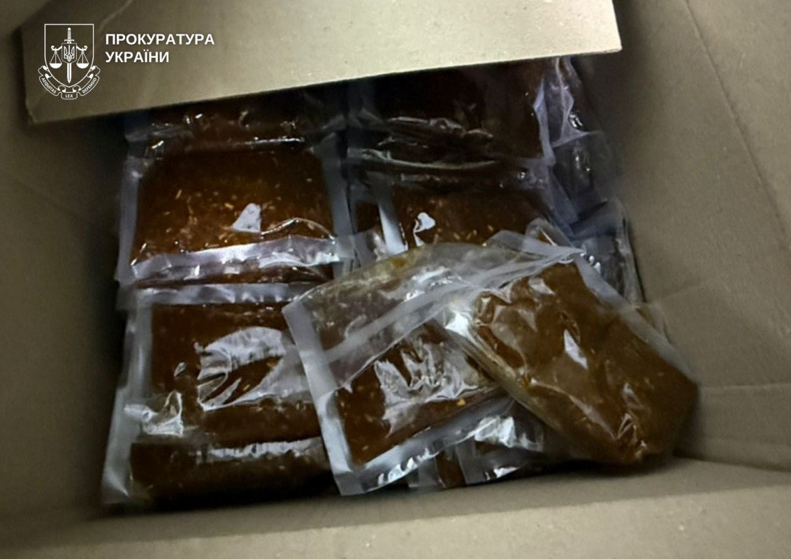 На Волині накрили підпільне виробництво тютюну для кальяну на 8 мільйонів гривень