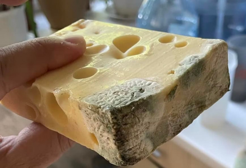 Не завжди пахне небезпекою: волинський лікар пояснив, які продукти найчастіше викликають отруєння влітку