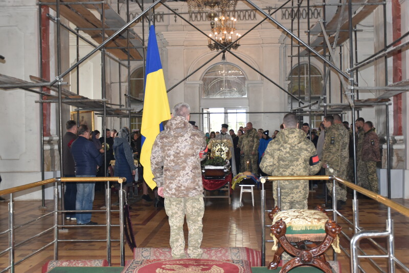 Життя обірвалось під час бойового завдання: у Луцьку попрощалися з Героєм Максимом Баєвим