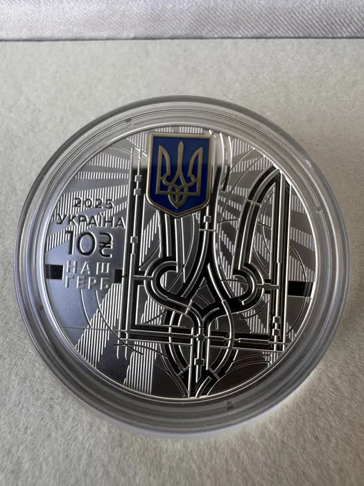 У Луцьку продають рідкісний набір срібних монет НБУ, який розкупили за лічені дні