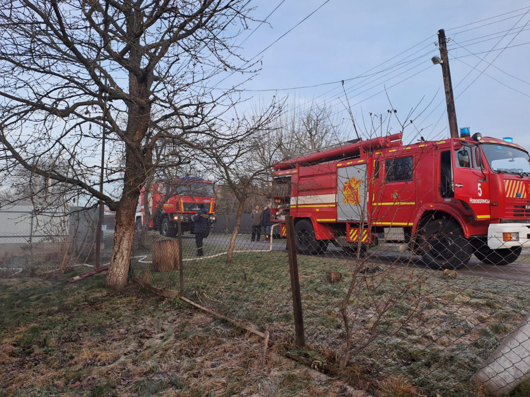 На Волині під час пожежі постраждала бабуся, вона у лікарні