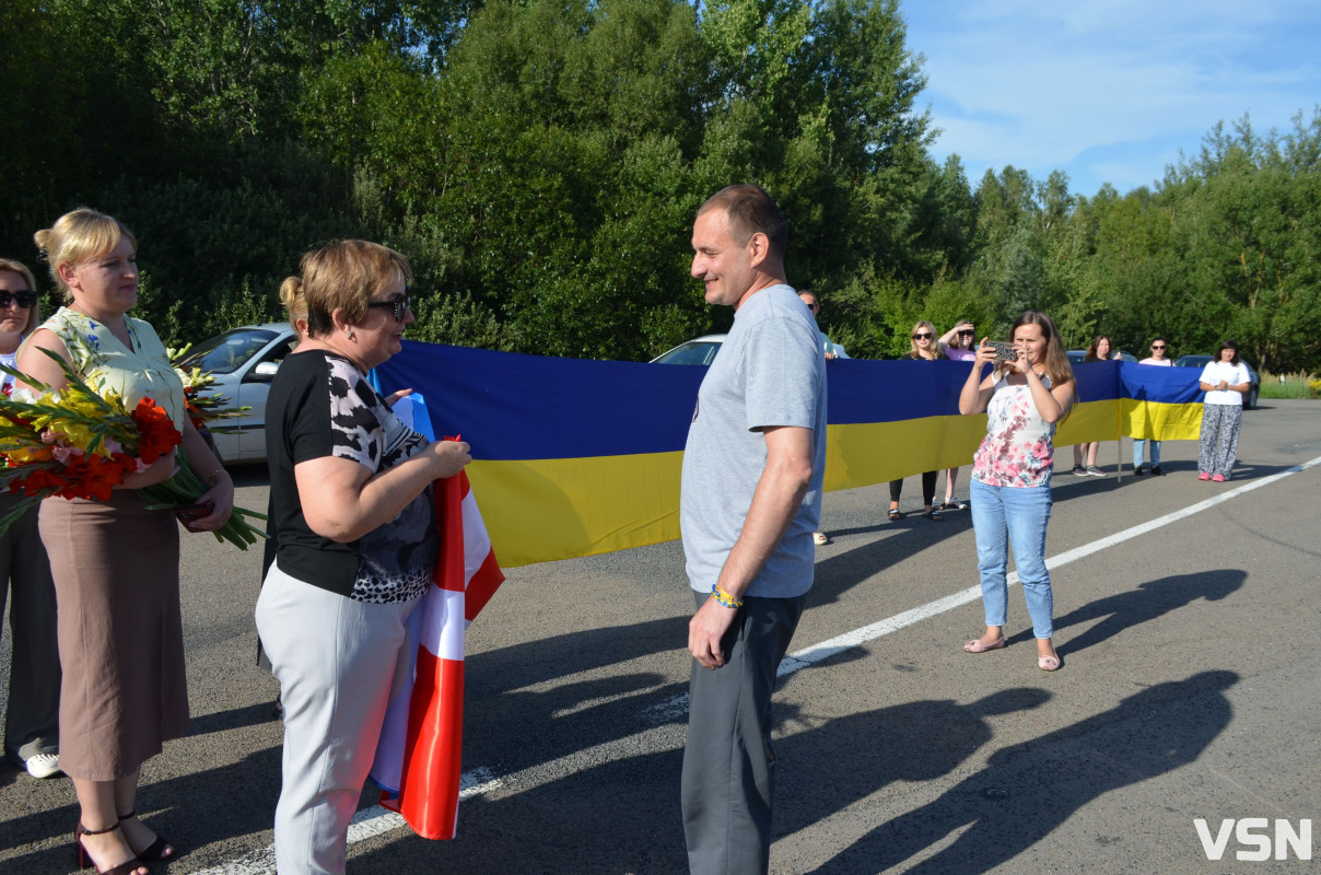 Герой повернувся додому: у громаді на Волині зустріли звільненого з полону Сергія Тимошука