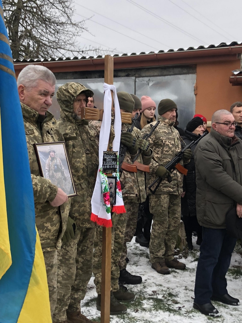 Осиротіли донька й син: на Волині попрощалися із Героєм Петром Басанським