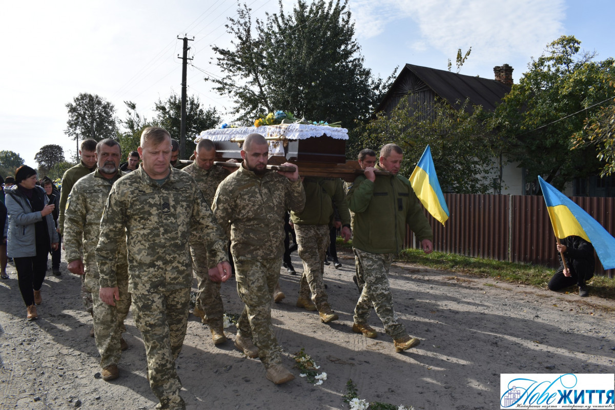 Йому було всього 30: на Волині попрощалися із молодим Героєм Сергієм Денисюком. Фото