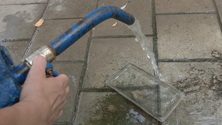 «Вода ледь тече»: у Луцьку та громаді фіксують проблеми з тиском під час спеки