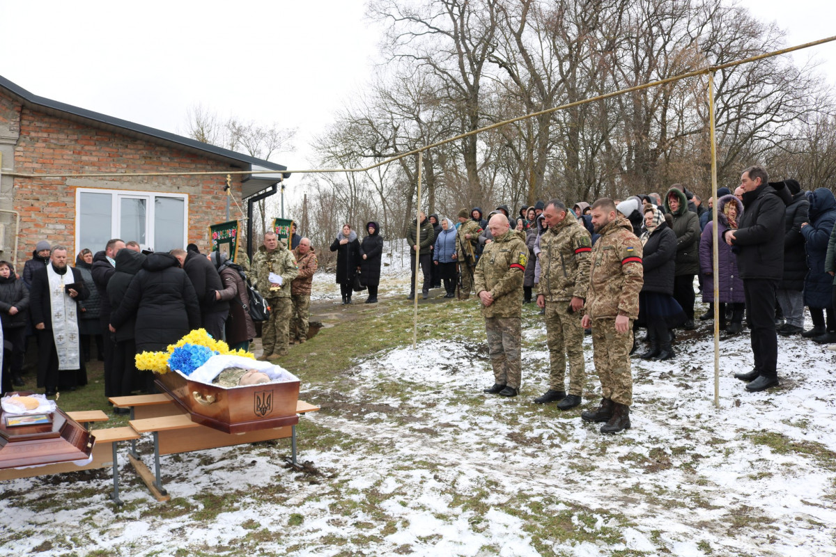 Віддав життя за Україну: на Волині попрощались з Героєм Олександром Панасюком