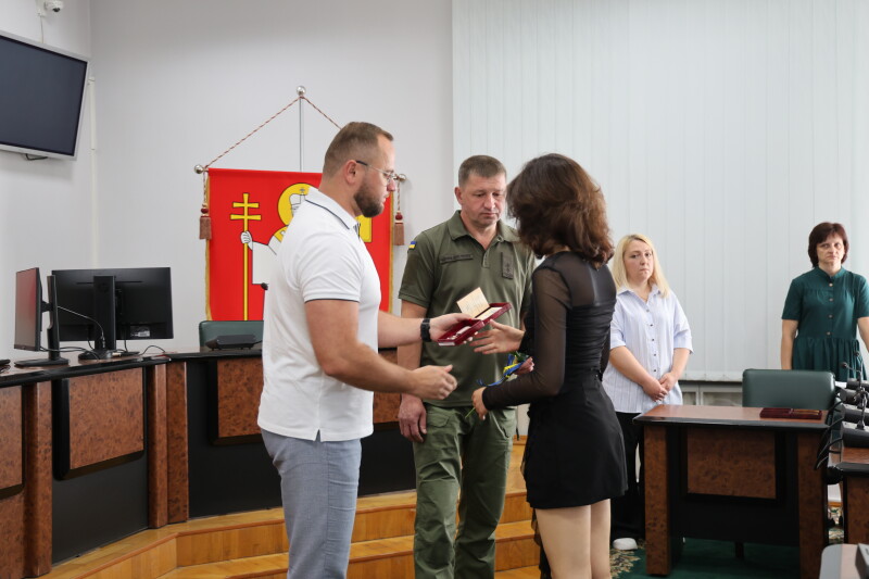 У Луцьку родинам загиблих військових вручили державні нагороди