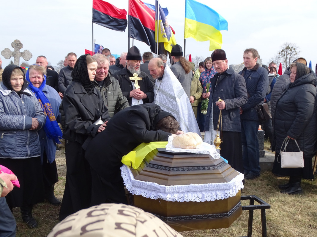 Ворожий дрон обірвав життя: на Волині попрощалися з Героєм Сергієм Панасюком