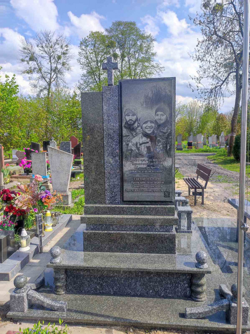 Після смерті син наснився і просив повернути прапор на могилу: спогади про Героя Романа Юрчука з Волині
