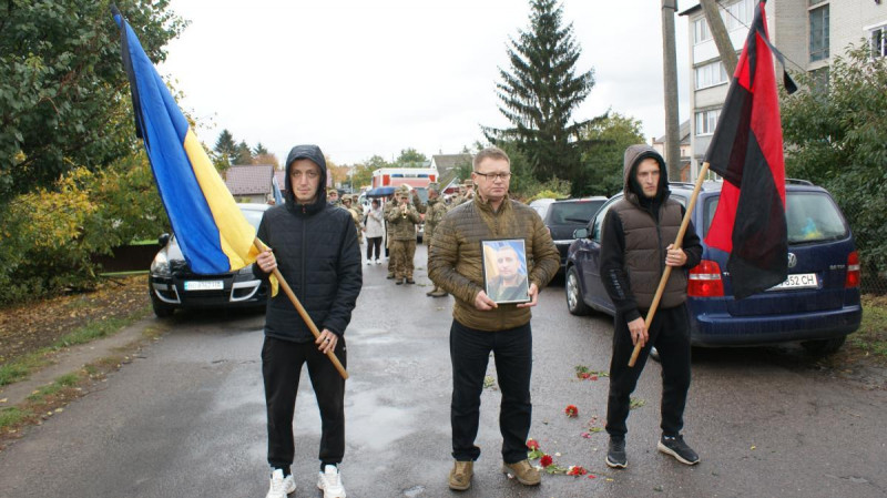 Мати дочекалася сина лише для прощання: на Волині поховали загиблого воїна Сергія Катеринюка