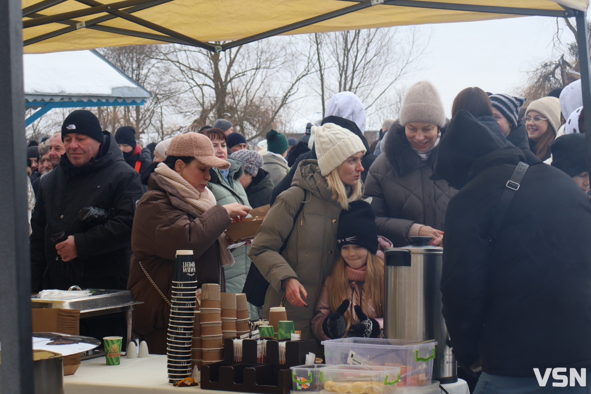 Як у Луцьку освячували воду на річці Стир. Фоторепортаж