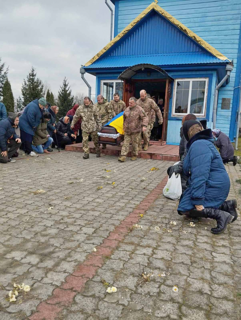 Відспівали у храмі, якого колись оновлював: захисник з Волині загинув у боях на Курщині