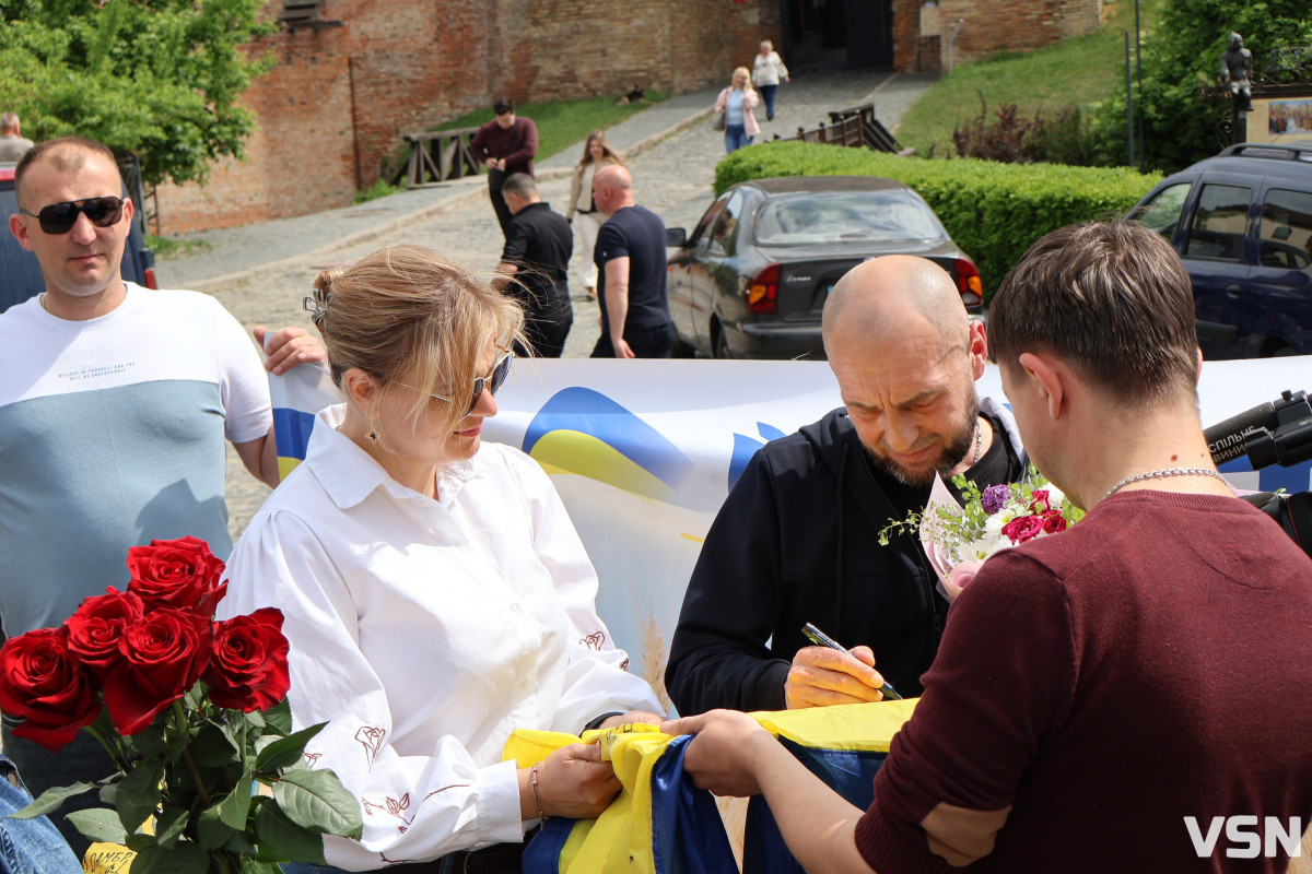 Майже 4 роки неволі: у Луцьку зустріли звільненого з полону Андрія Артисюка