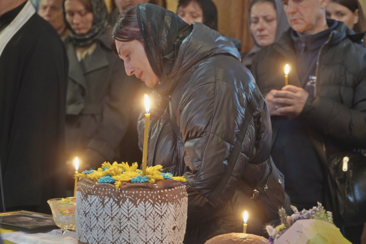 Поруч з домовиною – весільний коровай: на Волині попрощались з молодим Героєм Ігорем Новицьким