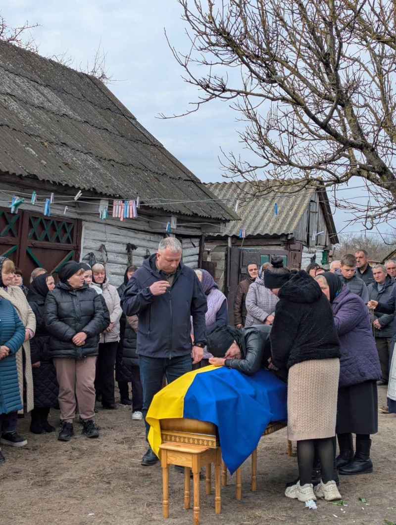 Майже два роки вважався зниклим безвісти: на Волині попрощалися з молодим захисником Дмитром Шудрою