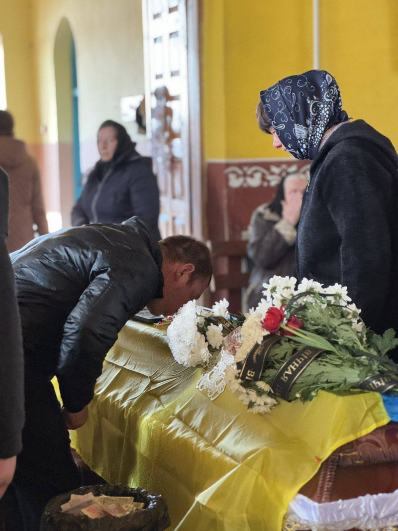 Загинув наприкінці червня 2024 року: на Волині попрощалися з Героєм Андрієм Оніщуком