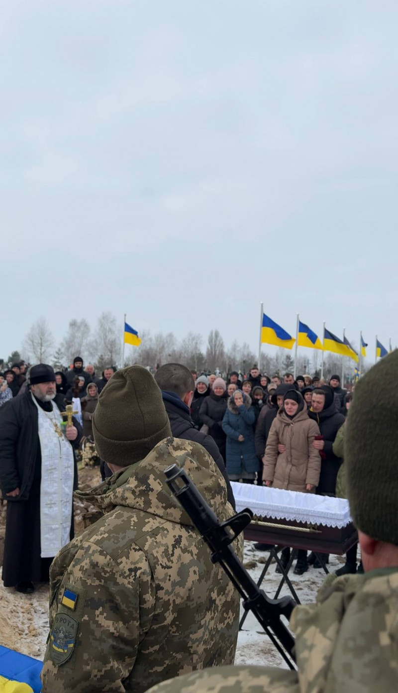 Завжди був пліч-о-пліч зі своїми солдатами: життя офіцера з Волині забрав ворожий фугас із отруйним газом