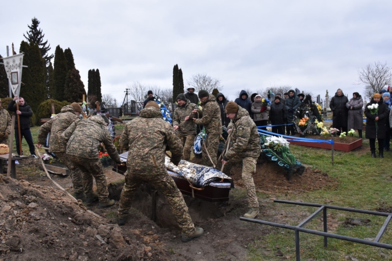 На Волині попрощалися з Героєм Олександром Максимуком