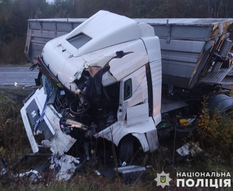 На автодорозі «Львів-Луцьк» сталась аварія: загинув водій вантажівки