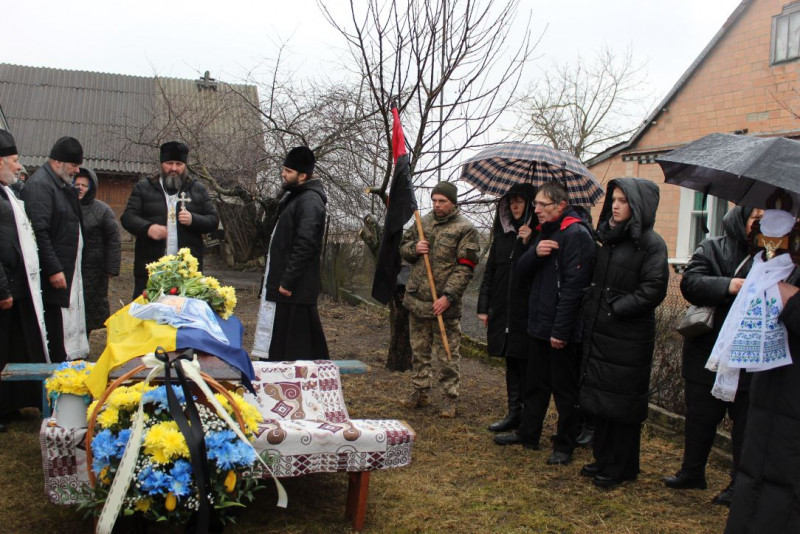 Вісім місяців родина плекала надію: на Волині попрощались з Героєм Сергієм Кв'ятковським