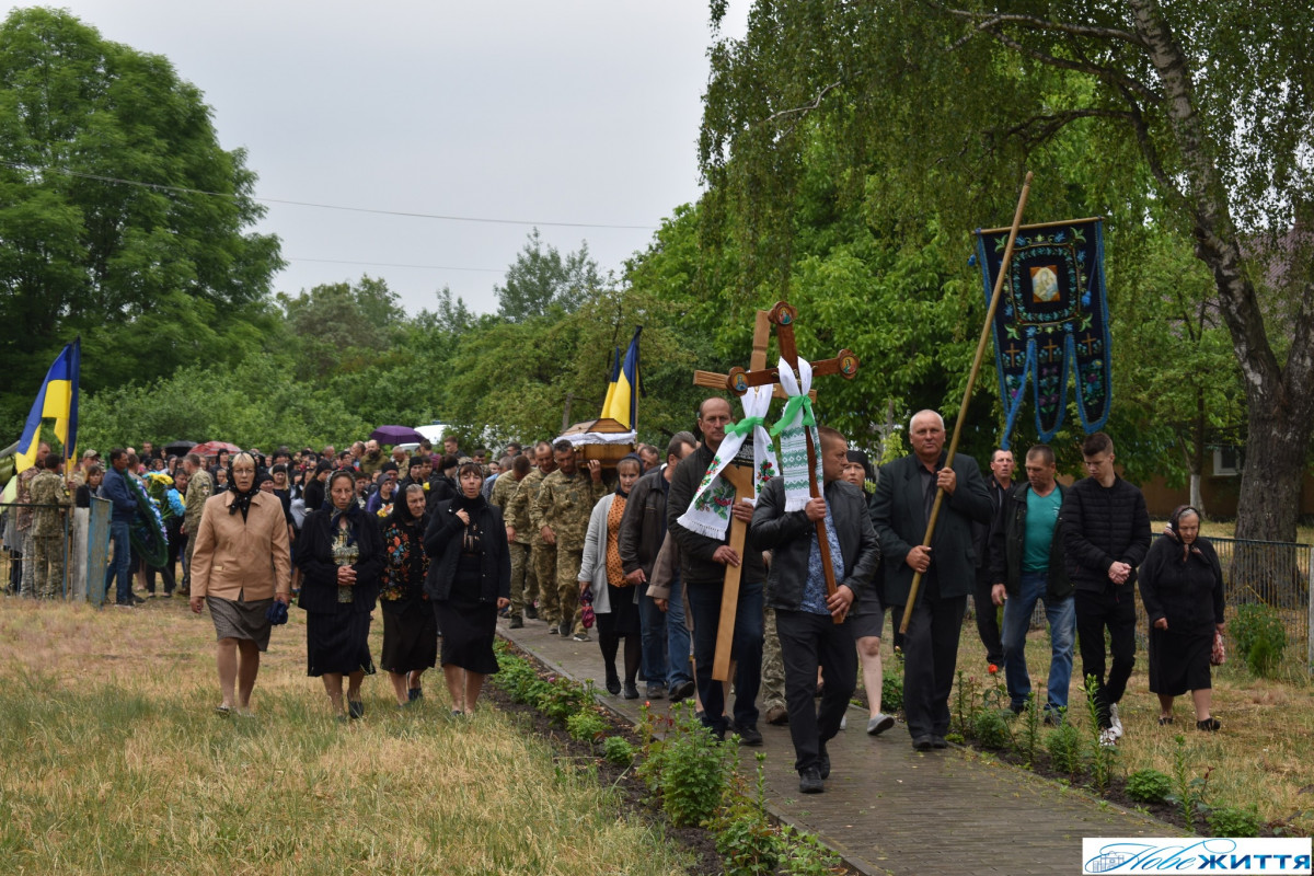 На Волині в останню дорогу провели Василя Гайченю, який загинув внаслідок нещасного випадку