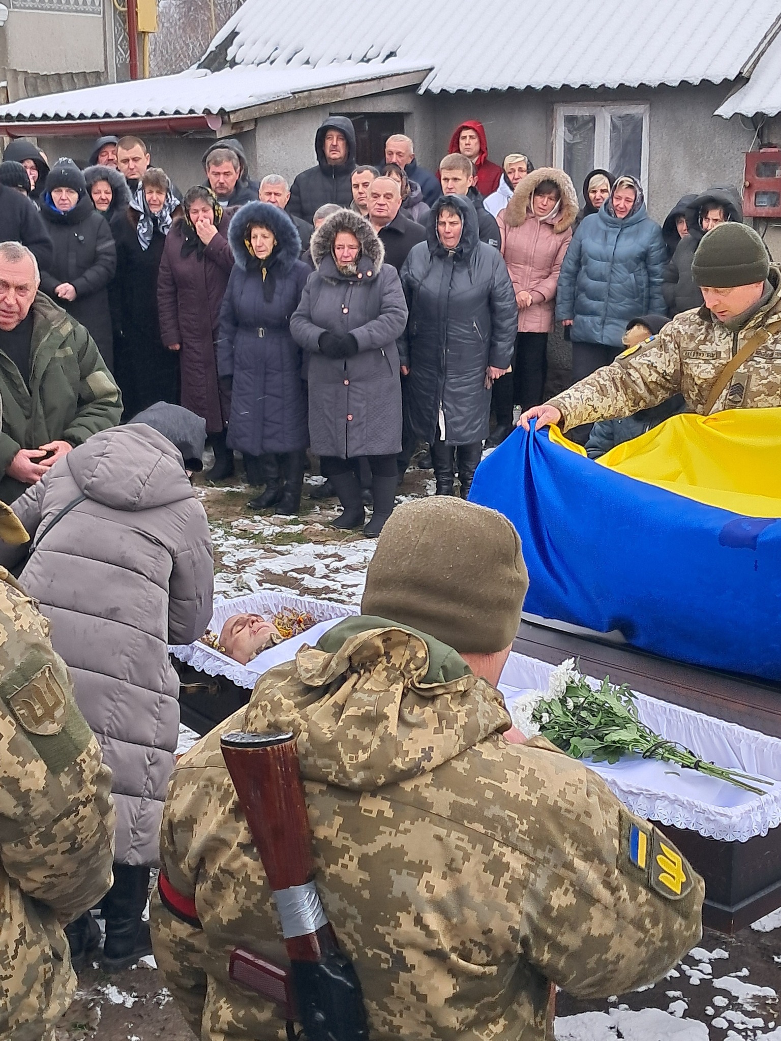 Загинув у Курській області: на Волині попрощалися з Героєм Андрієм Мисливчуком