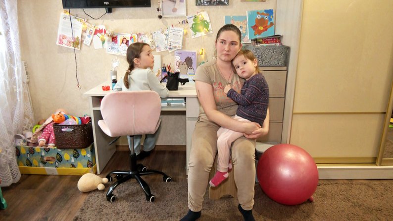 Чекали майже 4 роки: на Волині 7 дітей і 8 онуків нарешті зустріли свого тата та дідуся після полону