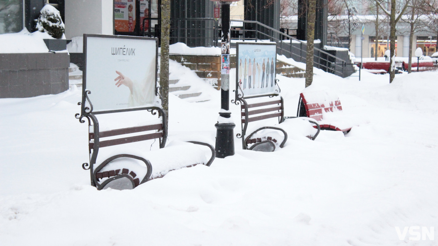 Луцьк після тижня снігопадів: фоторепортаж із засніжених вулиць міста