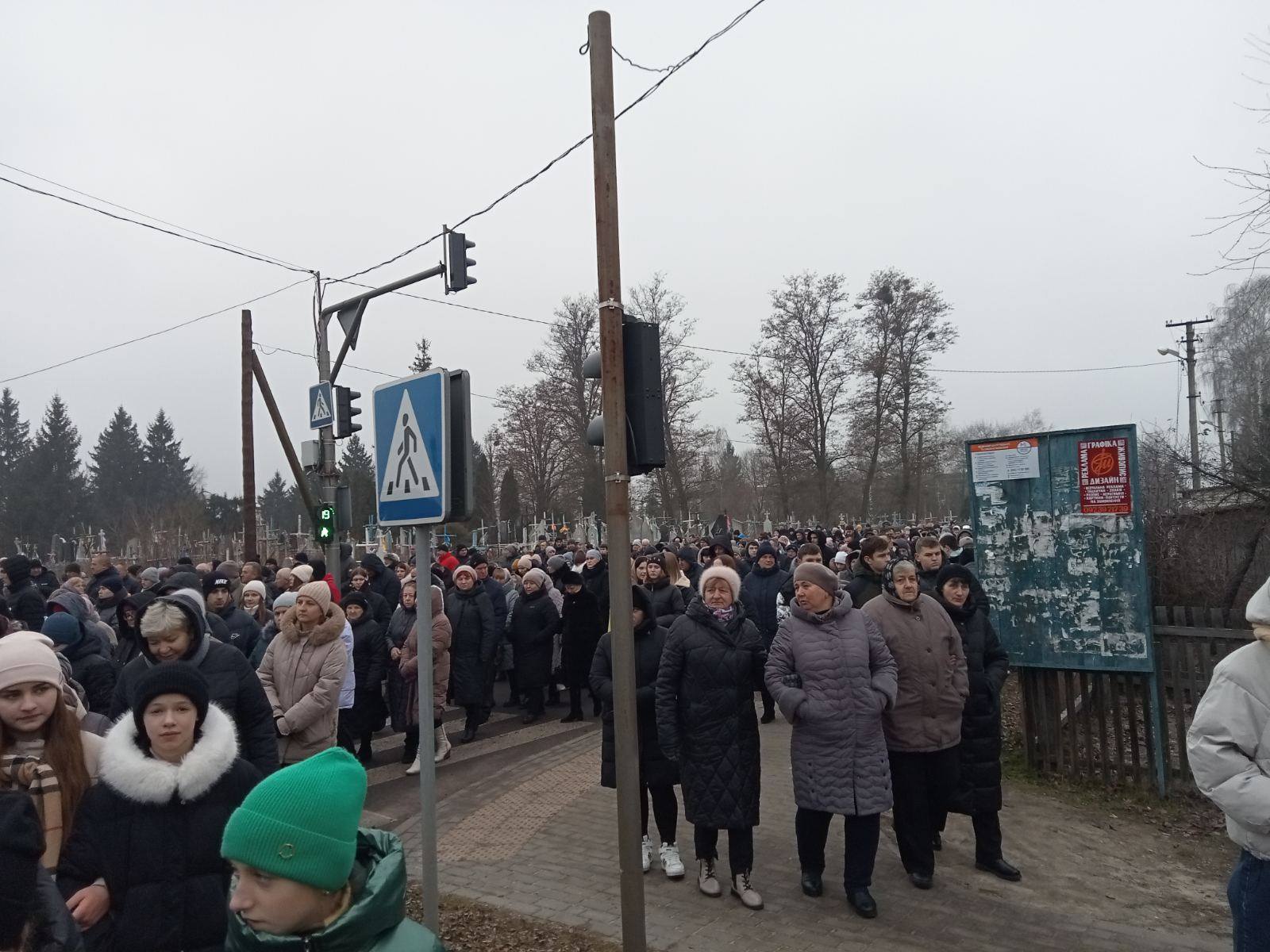 Через сім місяців невідомості Герой повернувся додому: на Волині попрощалися військовим з Володимиром Бортником