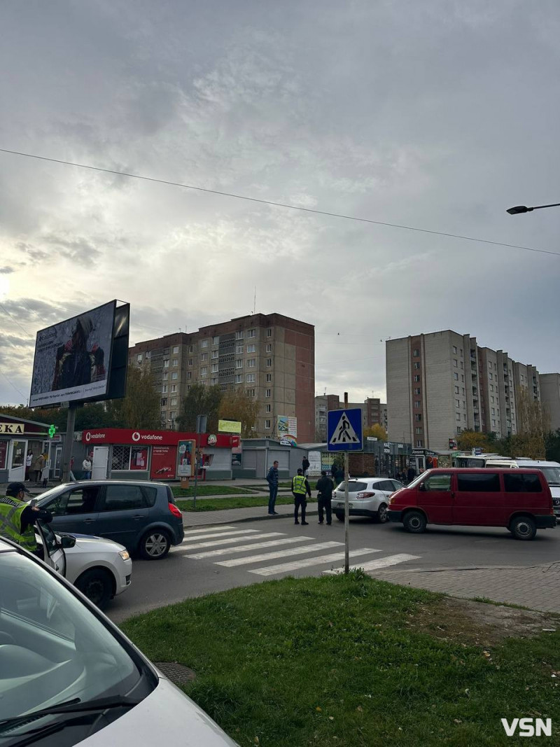 У Луцьку неподалік «Сільпо» зіткнулися дві автівки. Фото