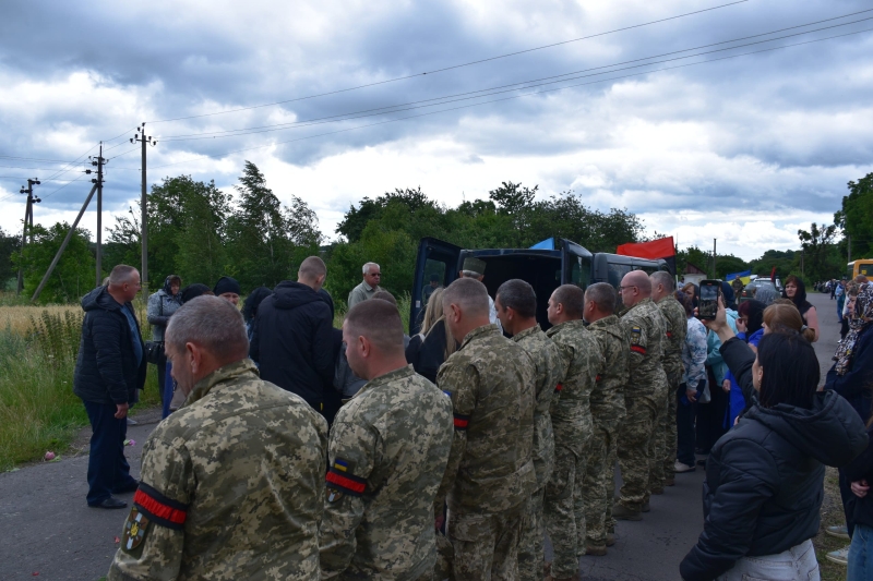 Загинув у бою: на Волині попрощалися з Героєм Сергієм Михальчуком