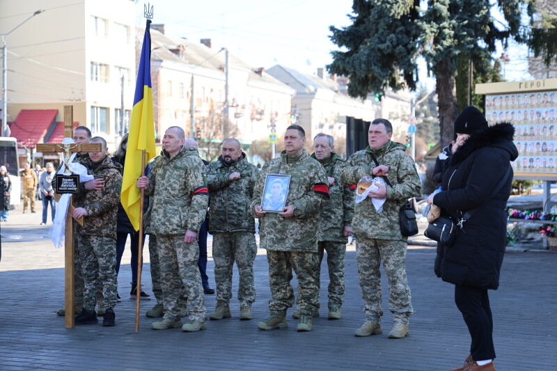 Життя обірвалося у вересні 2024 року: у Луцьку попрощалися з Героєм Олександром Кругліковим