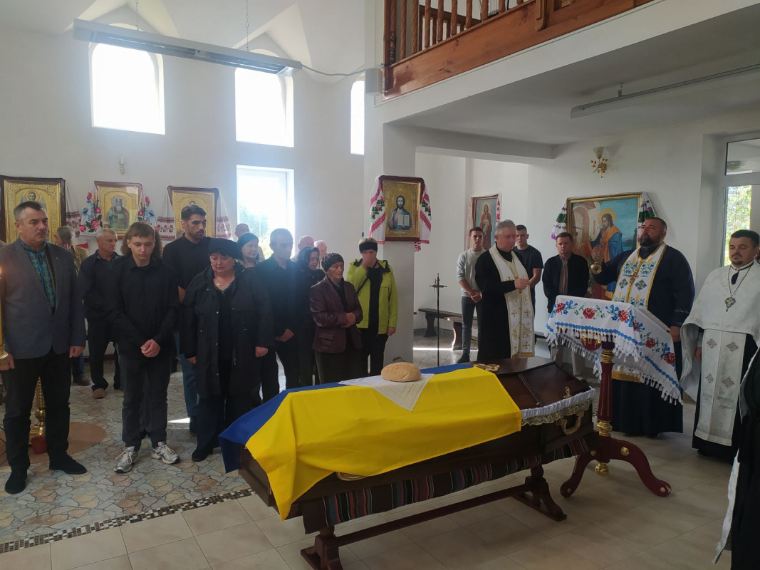 Загинув понад 9 місяців тому: на Волині попрощалися з Героєм Олегом Оліферчуком