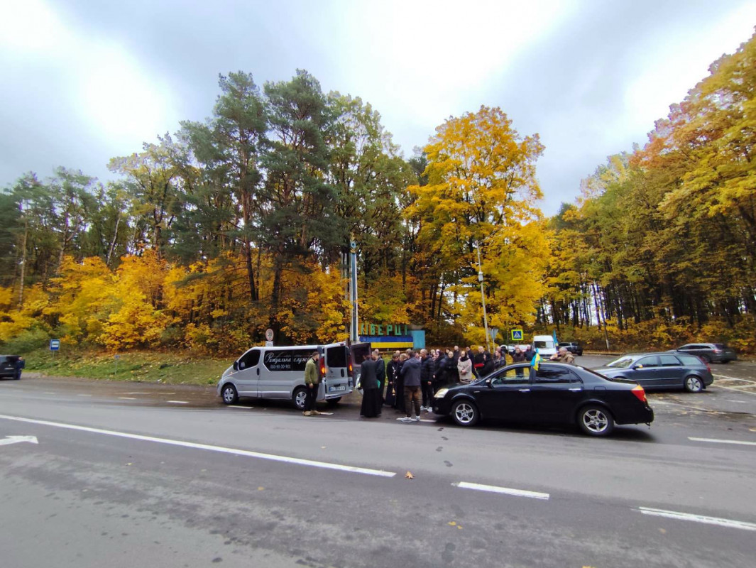 Майже півтора року вважався зниклим безвісти: на Волині провели в останню дорогу Героя Андрія Смоляра