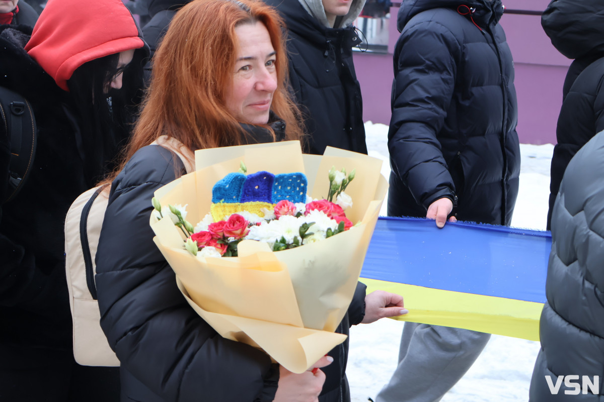 Лучани об’єдналися в «Ланцюг Єднання» до Дня Соборності України. Фоторепортаж