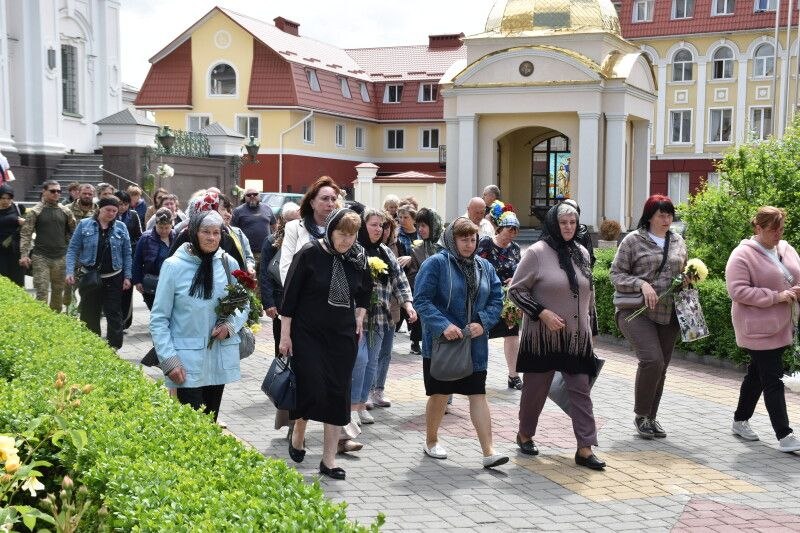 Через рік після загибелі на Волині попрощалися з Героєм Олександром Бондаренком
