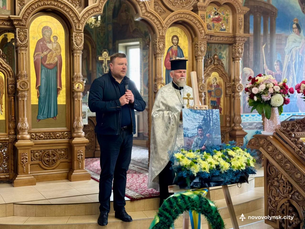 Життя обірвалось від тяжких поранень: на Волині попрощались з Героєм Андрієм Манойлом