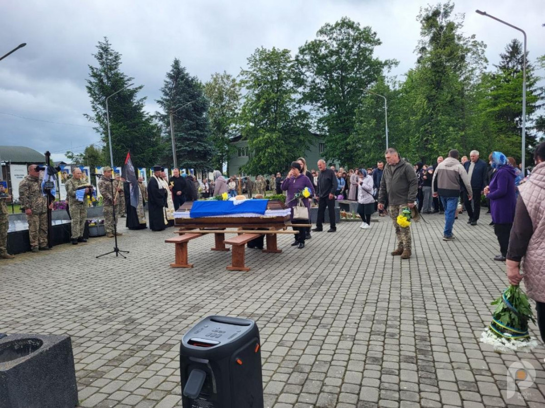 Понад два роки вважався зниклим безвісти: у громаді на Волині попрощалися з Героєм Олександром Барилюком