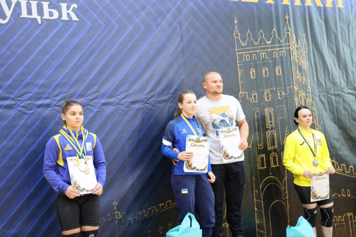 Боротьба за Олімпіаду-2028: у Луцьку стартував чемпіонат України з важкої атлетики