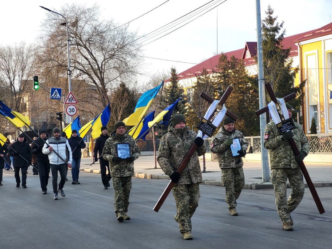 Два прощання в один день: на Волині в останню дорогу провели Героїв - Олега Сахарчука та Олександра Турчика