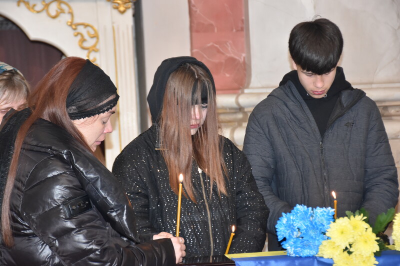 Загинув на Донеччині: у Луцьку попрощалися з Героєм Андрієм Головченком