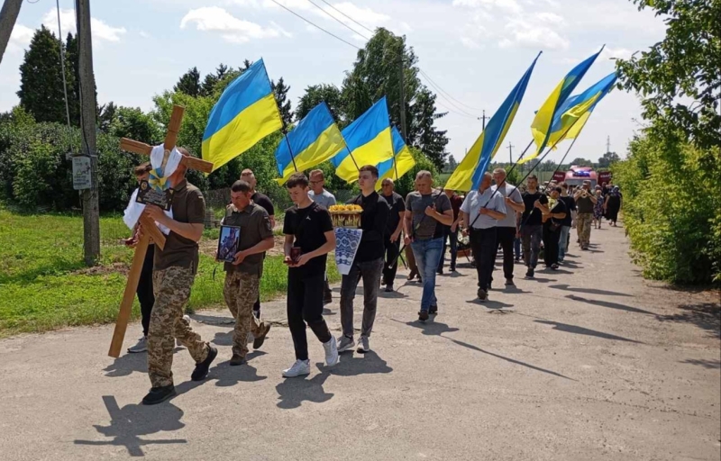 Назавжди молодий: на Волині попрощались з 26-річним Героєм Миколою Муковозом