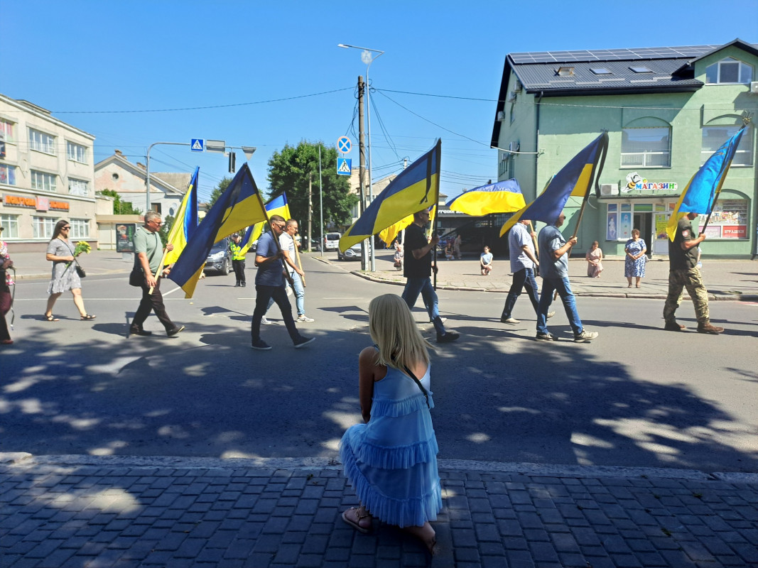 Молодший брат боронить Україну на фронті: на Волині попрощались з Героєм Віталієм Півнем