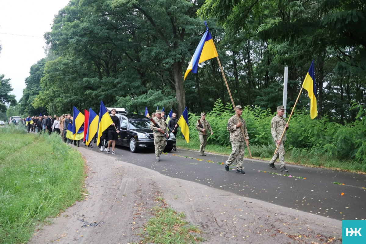 На Волині попрощалися із захисником Сергієм Клапінським, життя якого трагічно обірвала ДТП