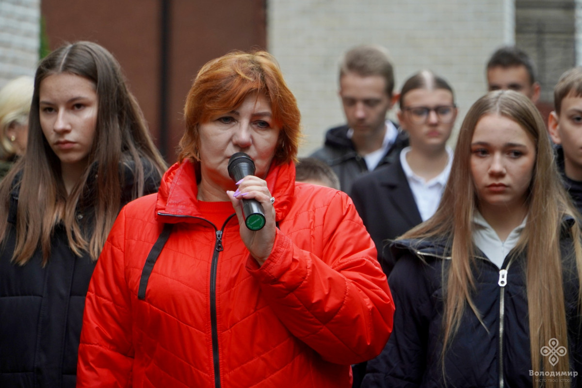 У Володимирі в гімназії №3 випускників-Героїв вшанували меморіальними дошками