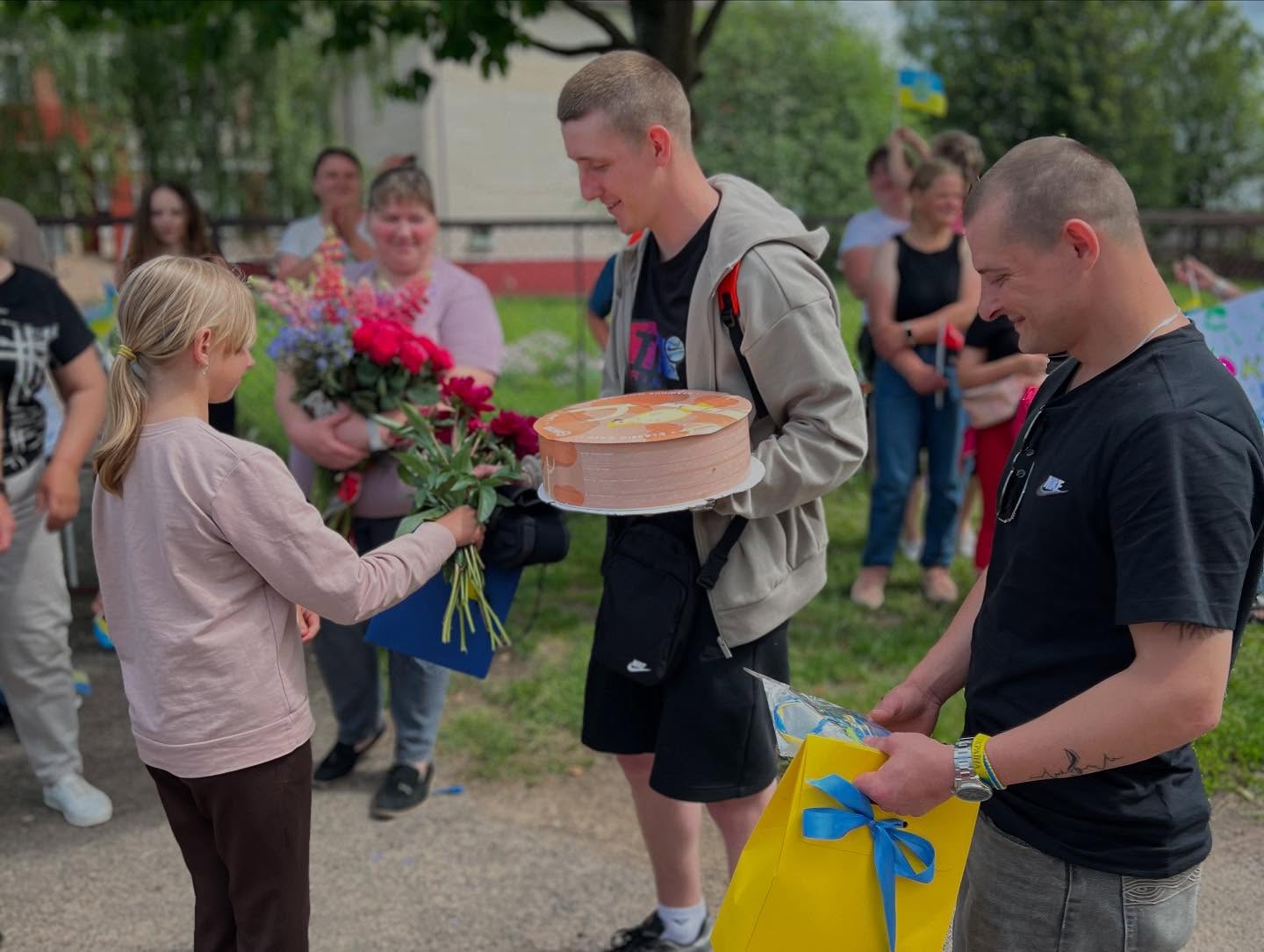 З полону - додому: на Волині урочисто зустріли військових Олександра Босацького та Артема Рудніцького