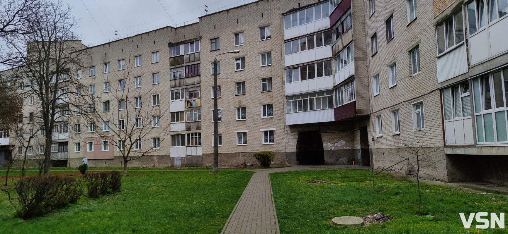 Три кілометри життя: фоторепортаж із найдовшого будинку України в Луцьку