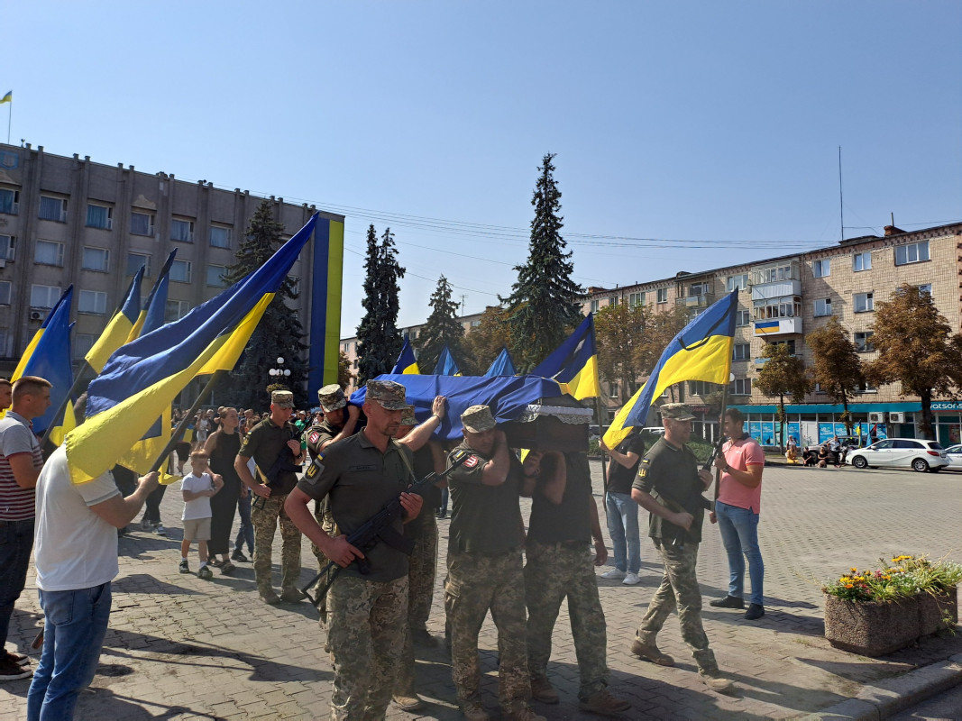 За день до загибелі отримав відзнаку від командира: на Волині попрощались із Героєм Володимиром Гузем