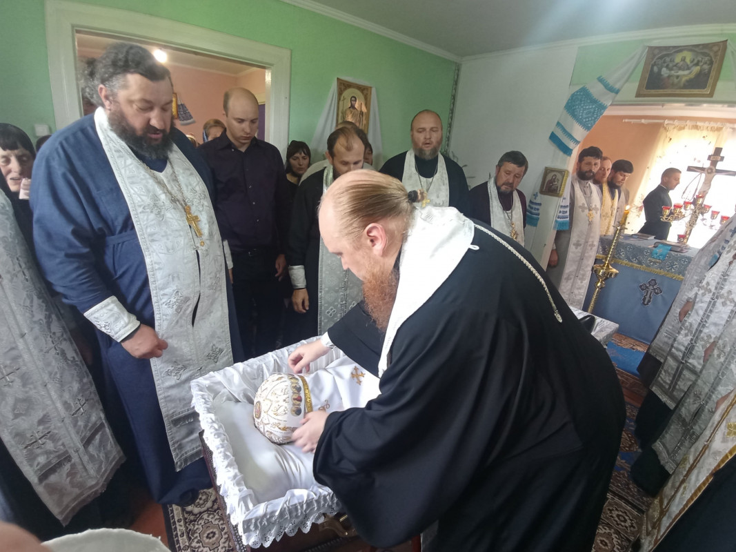 На похорон прийшло дуже багато людей: на Волині провели в останню путь священника