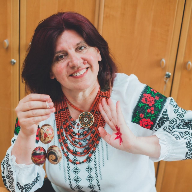 Від випадкового захоплення до виставок у Європі: шлях писанкарки з Волині Оксани Білик
